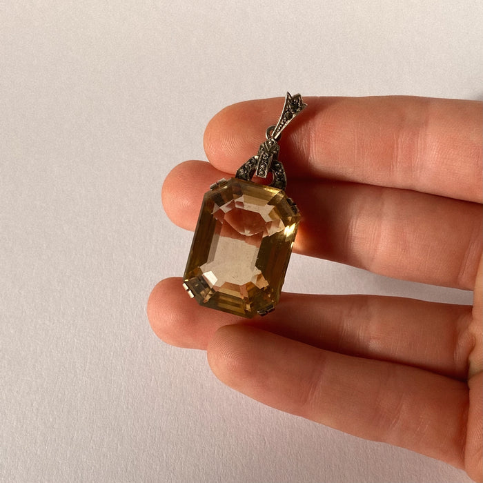 antique pendant Isabel