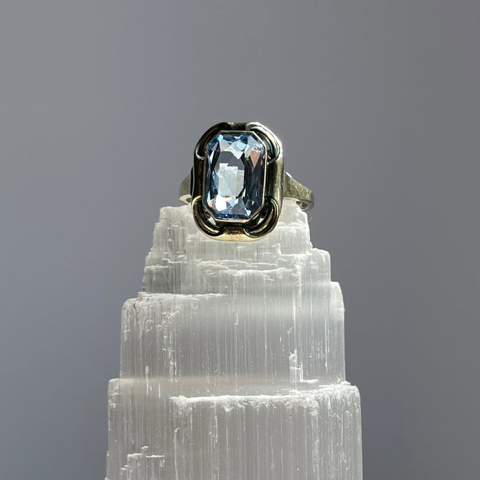 antique ring Aquera