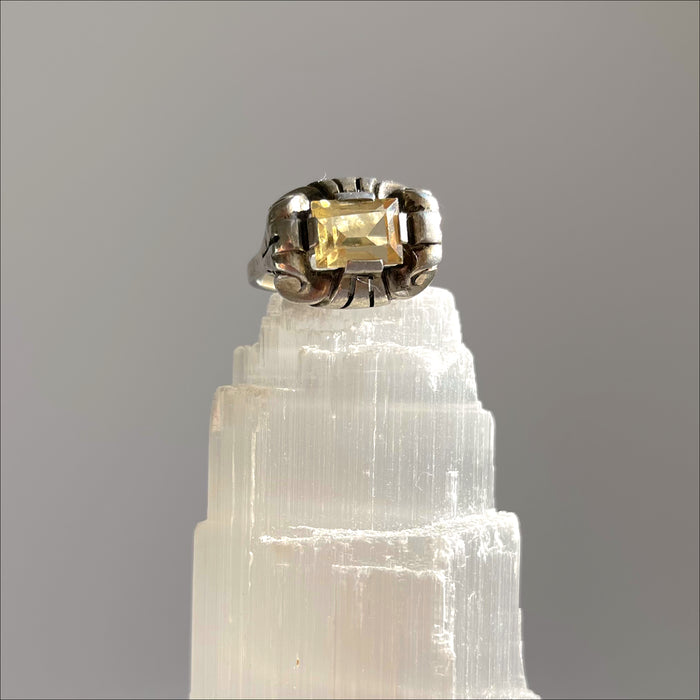 antique ring Surya