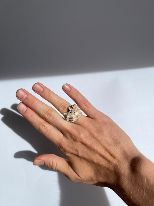 antique ring Shella