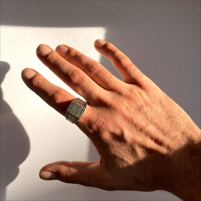 antique ring Bruxo