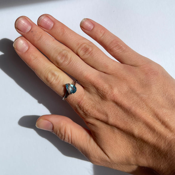 antique ring Blu