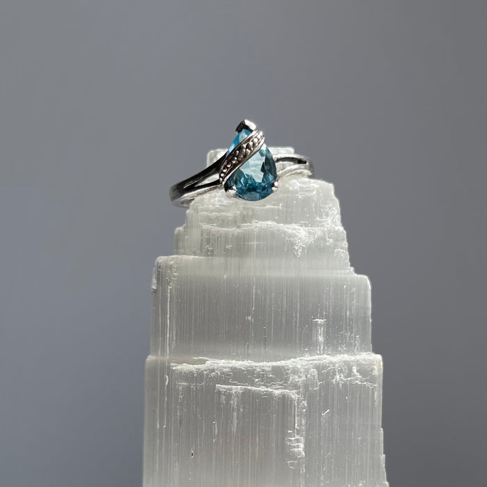 antique ring Blu
