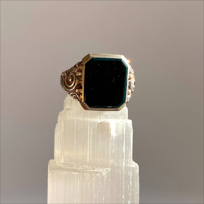 antique ring Dewin